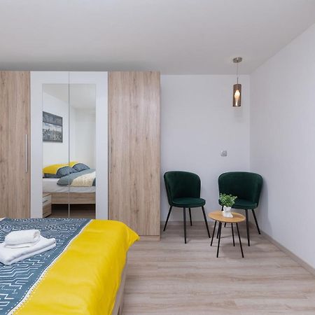 Apartment Ena Near Pula Amphitheater Eksteriør billede