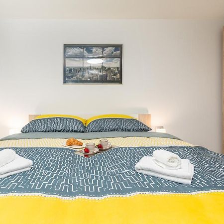 Apartment Ena Near Pula Amphitheater Eksteriør billede
