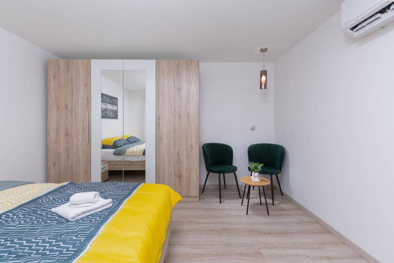 Apartment Ena Near Pula Amphitheater Eksteriør billede