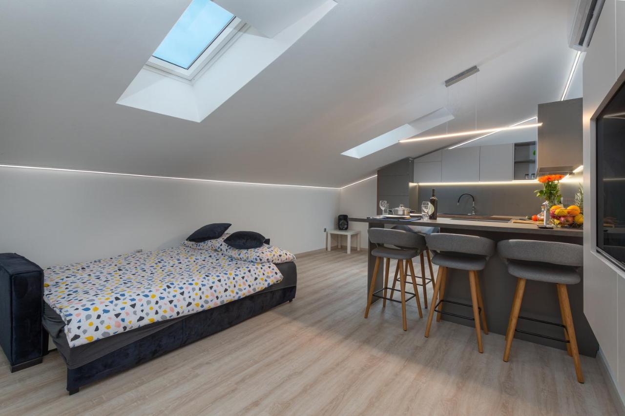 Apartment Ena Near Pula Amphitheater Eksteriør billede