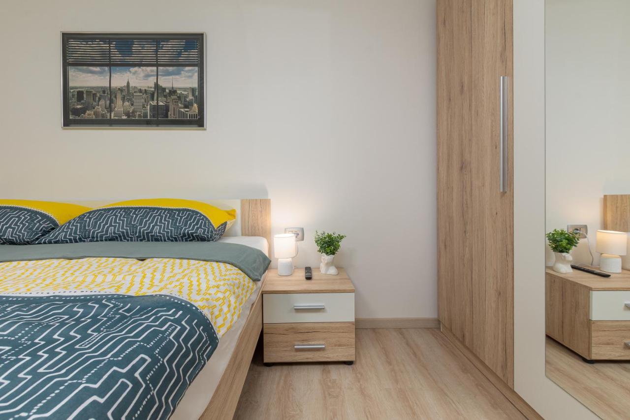Apartment Ena Near Pula Amphitheater Eksteriør billede